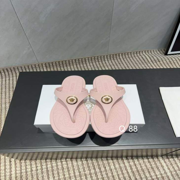 Picture of Versace Slippers _SKUVersacesz35-40J070347